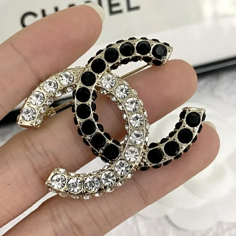 chanel brooches pour femme s_12142533